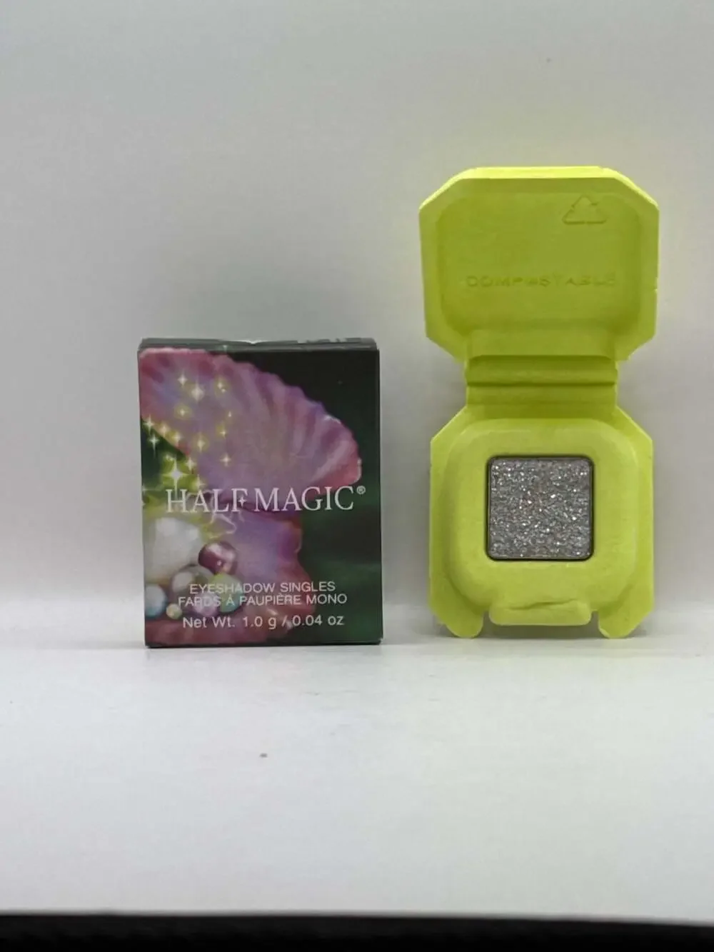 Half Magic Possessed Pearl Eyeshadow Single Duochrome